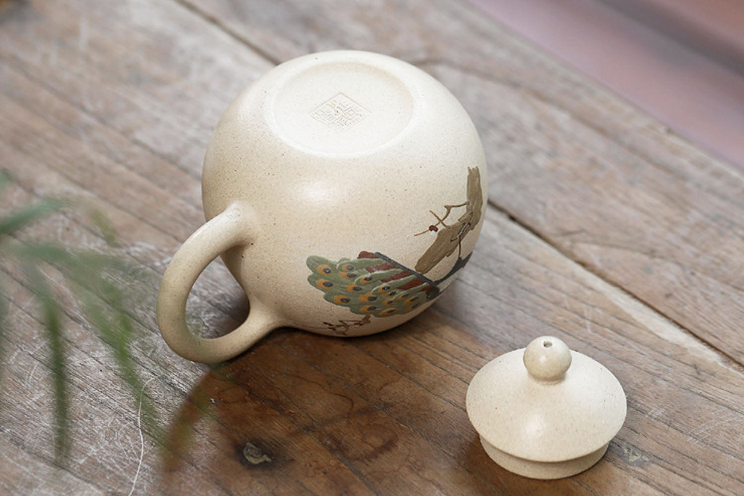 Mutton-fat Jade Section Elegant Dragon Egg Teapot